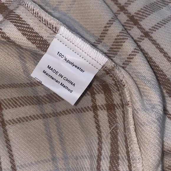 NWOT khaki cream plaid shacket - Picture 9 of 10